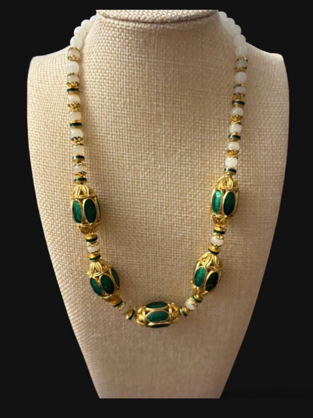 Vintage ORENA PARIS Signed Gold & Emerald Green Cabochon Necklace French Couture - Picture 4 of 7
